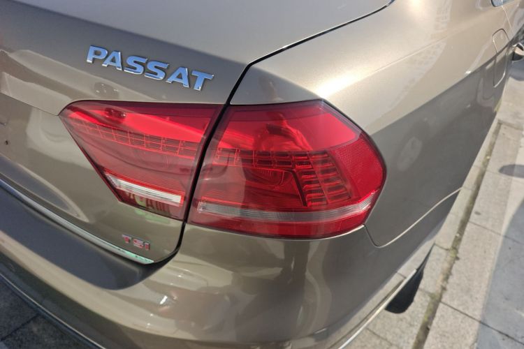 大众 帕萨特 2014款 2.0TSI DSG御尊版车身外观9
