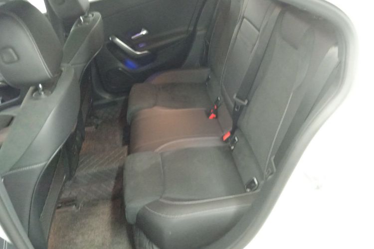 奔驰A级 2022款 改款三 A 200 L 运动轿车时尚型中控内饰21