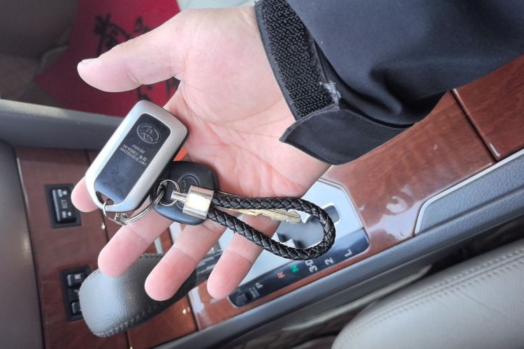 丰田 凯美瑞 2013款 200G 经典豪华版中控内饰11