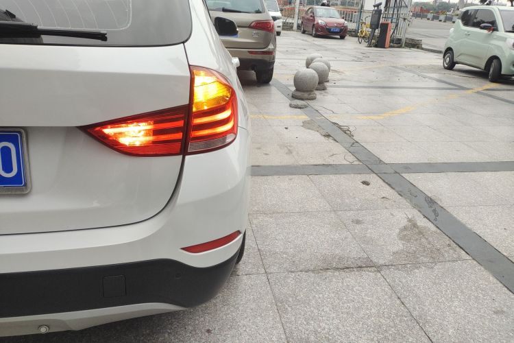 宝马X1 2015款 sDrive18i 领先晋级版车身外观9