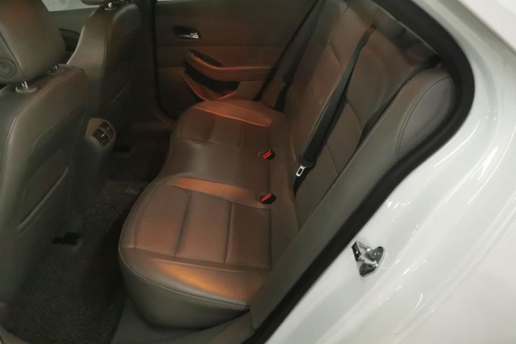 雪佛兰 迈锐宝 2014款 2.0L 自动豪华版中控内饰21