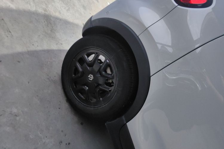 零跑汽车 零跑T03 2023款 403智享版车身外观6008