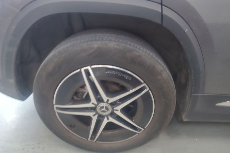 奔驰EQA 2022款 EQA 300 4MATIC 首发特别版车身外观6008