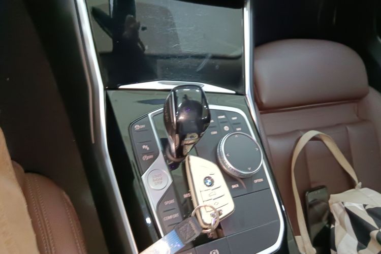 宝马3系 2020款 325Li 首发版中控内饰18