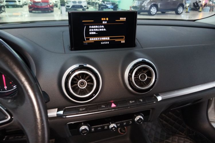 奥迪A3 2015款 Limousine 35 TFSI 百万纪念舒享型中控内饰16