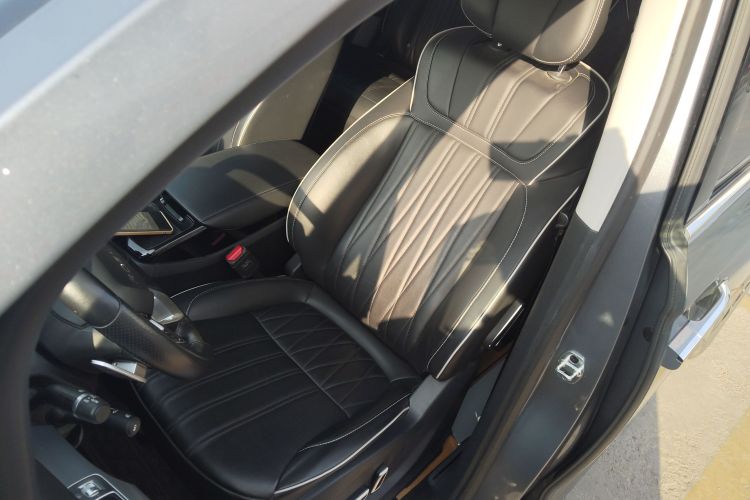 荣威iMAX8 2022款 400TGI 旗舰版局部细节19