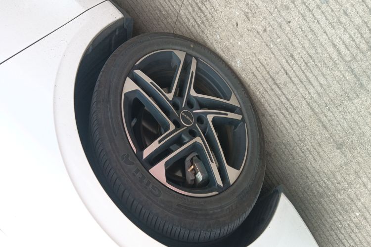 荣威D7 2023款 DMH 125km 卓越版车身外观6005