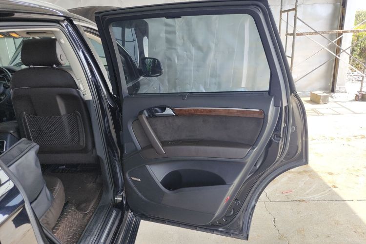 奥迪Q7 2015款 35 TFSI 进取型中控内饰7006