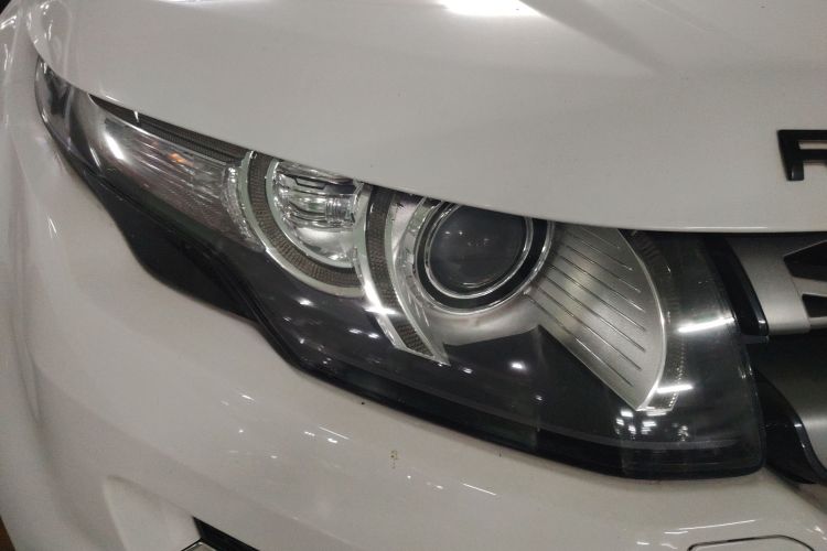 路虎 揽胜极光 2015款 2.0T 五门智耀版车身外观6006