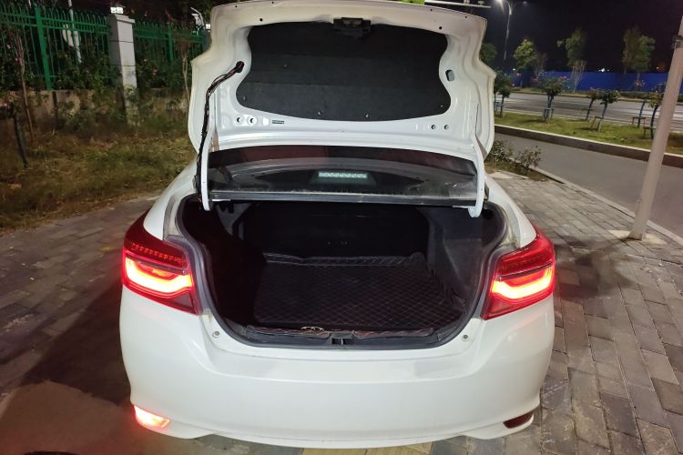 丰田 威驰 2021款 1.5L CVT创行版机舱底盘23