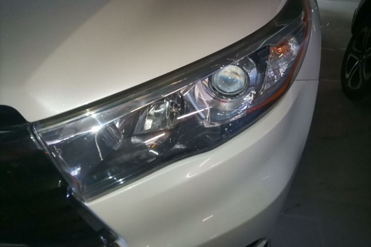 丰田 汉兰达 2015款 2.0T 四驱豪华版 7座局部细节36