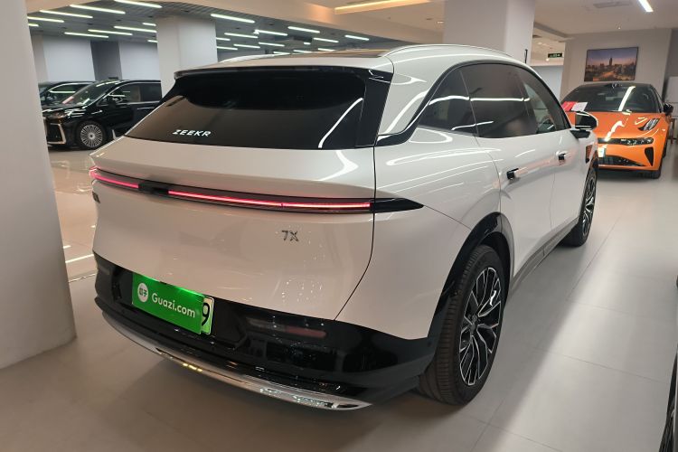 极氪7X 2025款 100kWh 长续航后驱智驾版车身外观6005