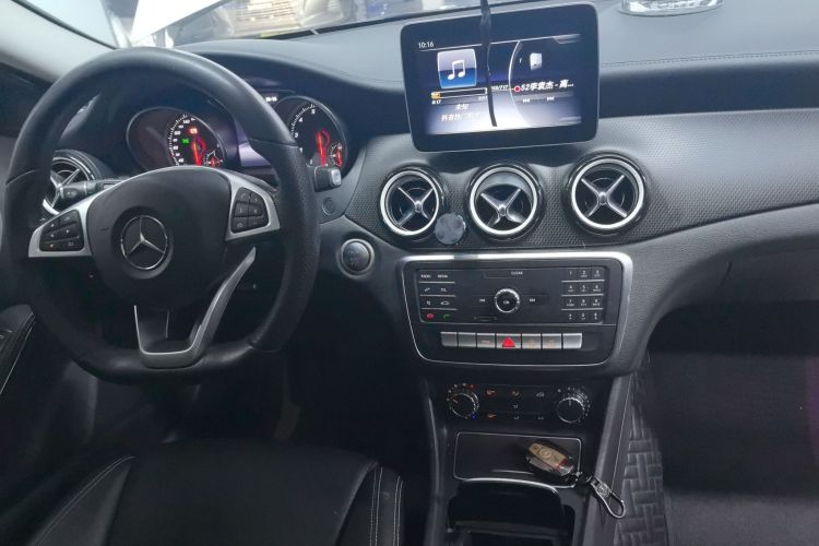奔驰GLA 2019款 GLA 200 时尚型中控内饰7002