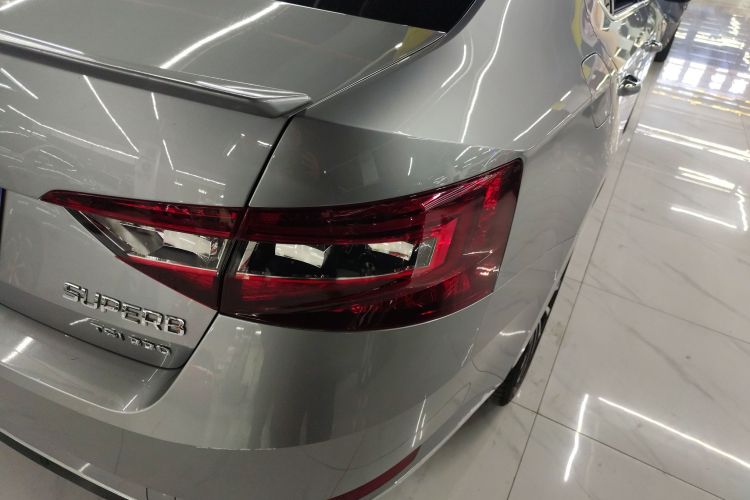 斯柯达 速派 2018款 TSI330 DSG舒适版 国VI车身外观9