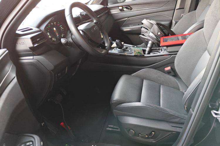 领克01 2023款 2.0TD 四驱暗夜版中控内饰19