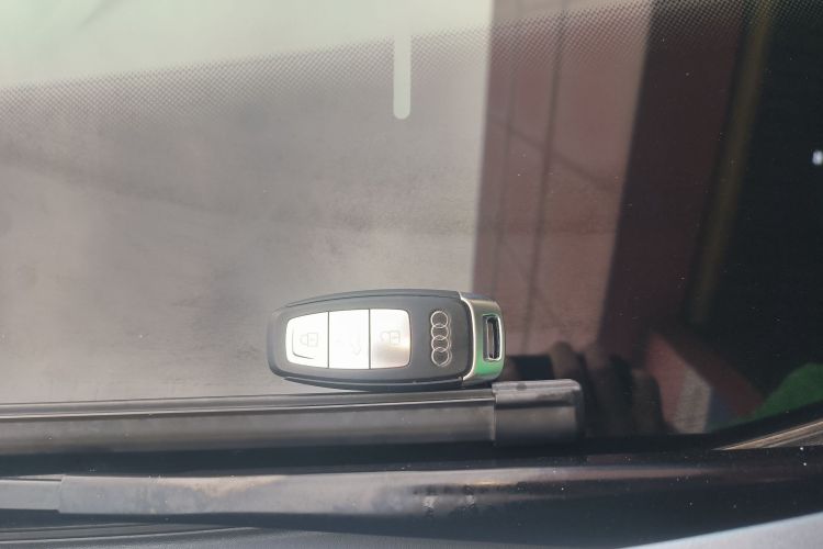 奥迪Q4 e-tron 2024款 40 e-tron 创境版中控内饰11