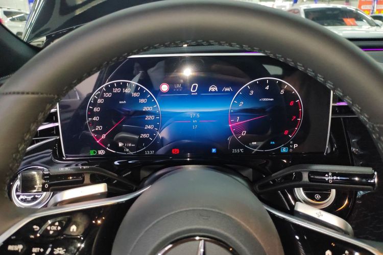 奔驰E级 2025款 改款 E 300 L 豪华型局部细节14