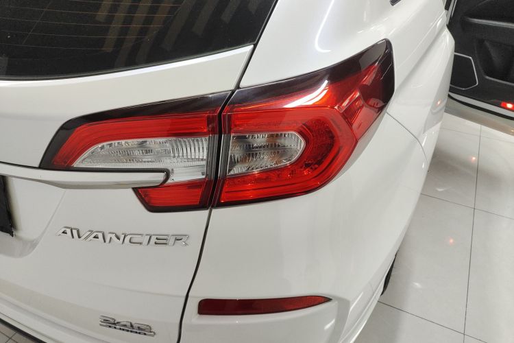 本田 冠道 2017款 240TURBO 两驱豪华版车身外观9