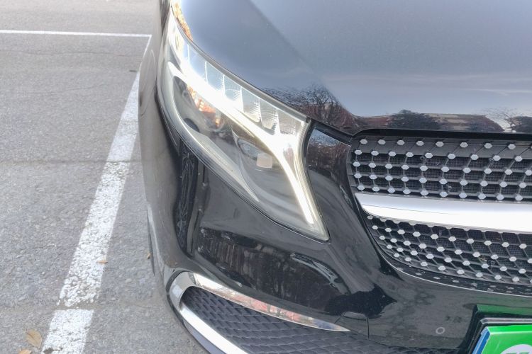 奔驰V级 2021款 V 260 L 长轴距尊贵版车身外观8