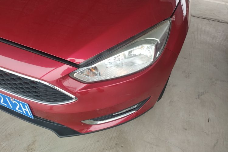 福特 福克斯 2017款 两厢 1.6L 自动风尚型智行版车身外观36