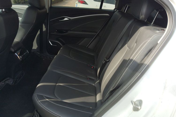 哪吒汽车 2023款 哪吒U-Ⅱ 挑战版 400 U秀 三元锂中控内饰21