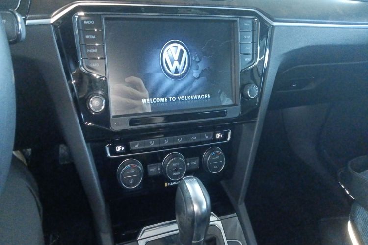 大众 迈腾 2017款 330TSI DSG 豪华型中控内饰16