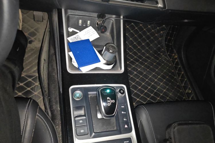 比亚迪 秦新能源 2019款 高续航版 豪华型中控内饰18