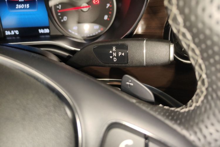 奔驰V级 2021款 V 260 领航版中控内饰18