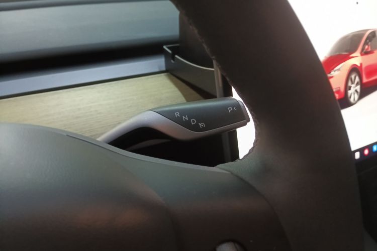 特斯拉 Model Y 2022款 改款 长续航全轮驱动版中控内饰18