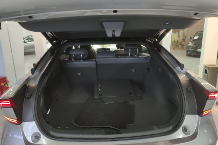 小鹏P7+ 2024款 长续航 Max机舱底盘23