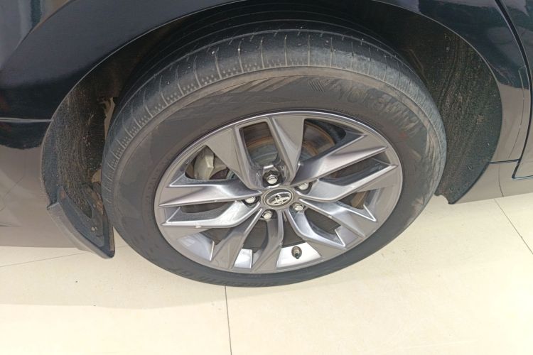 丰田 亚洲龙 2019款 2.0L 进取版 国VI车身外观6008