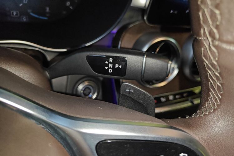 奔驰GLC 2022款 改款二 GLC 260 L 4MATIC 豪华型中控内饰18