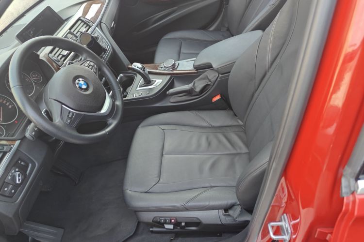 宝马3系 2015款 320Li 超悦版豪华设计套装中控内饰19