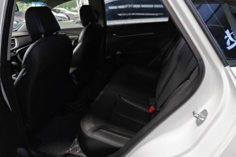 别克 英朗 2021款 改款 典范 1.5L 自动精英型中控内饰7004