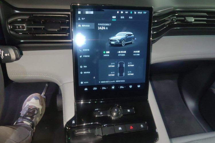 蔚来ES8 2020款 415KM 签名版 六座版中控内饰16