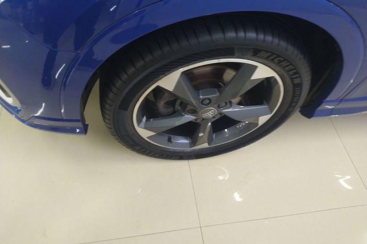 奥迪Q3 2019款 40 TFSI 时尚动感型车身外观6007