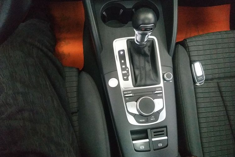 奥迪A3 2020款  Limousine 35 TFSI 运动型 国VI中控内饰18