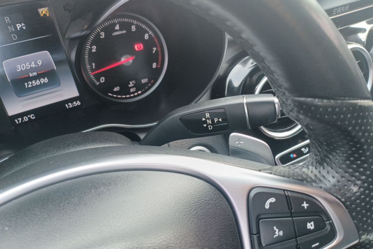 奔驰C级 2016款 C 200 运动版中控内饰18