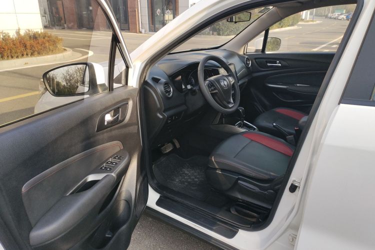 长安CS15 2017款 1.5L 自动豪华天窗版中控内饰7003