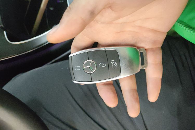 奔驰C级 2021款 C 260 L 运动星耀臻藏版中控内饰7001