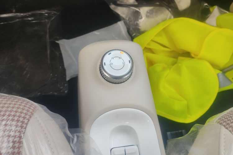 五菱汽车 宏光MINIEV 2024款 第三代 215km 青春版中控内饰18