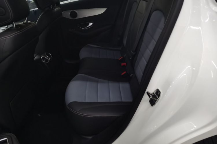 奔驰EQC 2021款 EQC 350 4MATIC中控内饰21