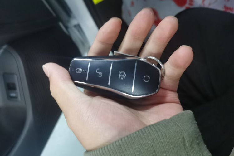 比亚迪 秦L 2024款 DM-i 120KM领先型中控内饰11