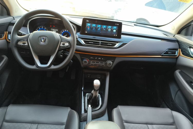 长安 逸动DT 2018款 1.6L 手动智享型中控内饰7002