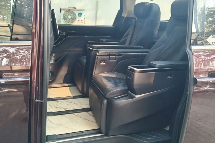 上汽大通MAXUS 大通G90 2022款 2.0T 星际七座版中控内饰21