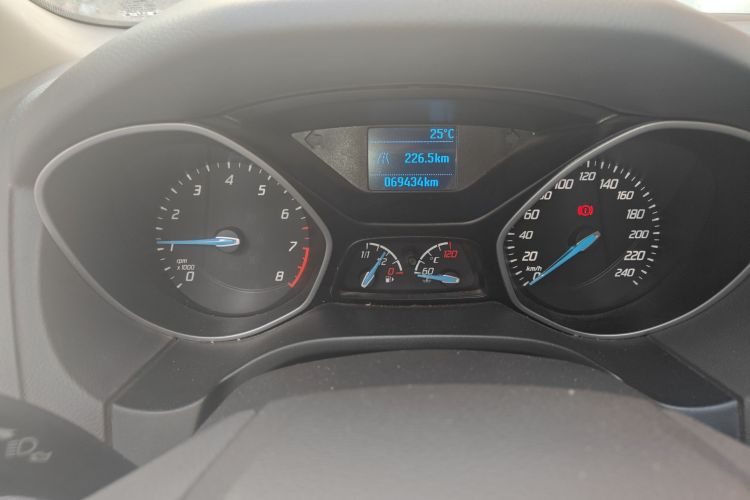 福特 福克斯 2012款 三厢 1.6L 手动舒适型中控内饰14