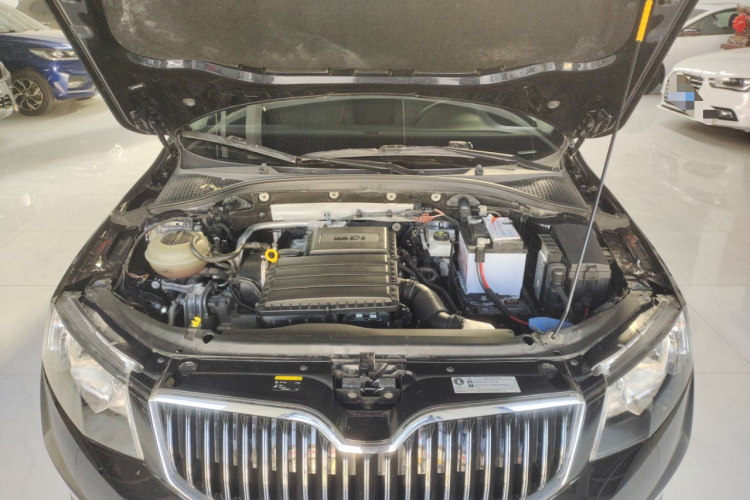 斯柯达 明锐 2017款 1.6L 自动智行版机舱底盘24