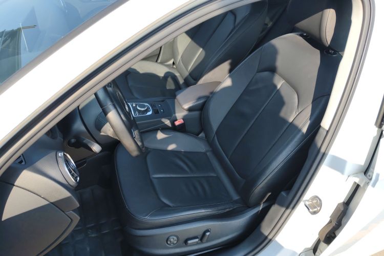 奥迪A3 2014款 Sportback 35 TFSI 自动舒适型中控内饰19