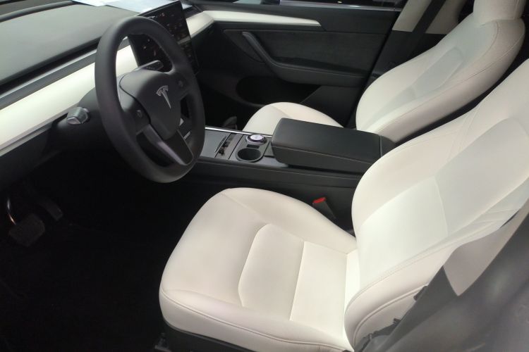 特斯拉 Model Y 2022款 后轮驱动版局部细节19