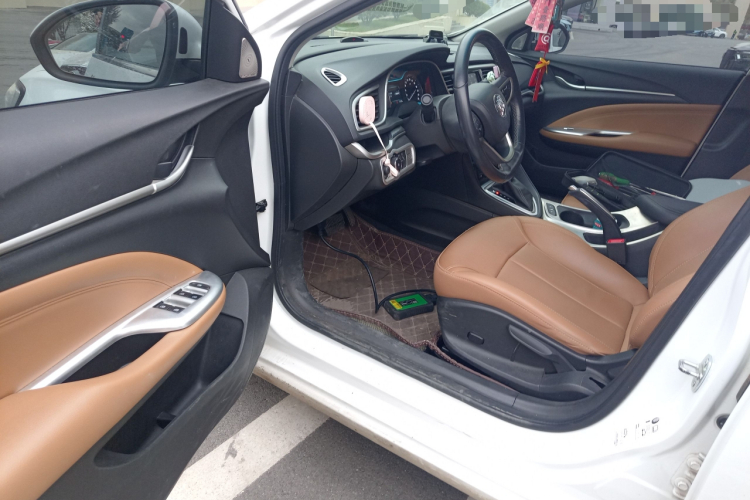 别克 阅朗 2019款 18T 自动互联旗舰型 国V中控内饰20